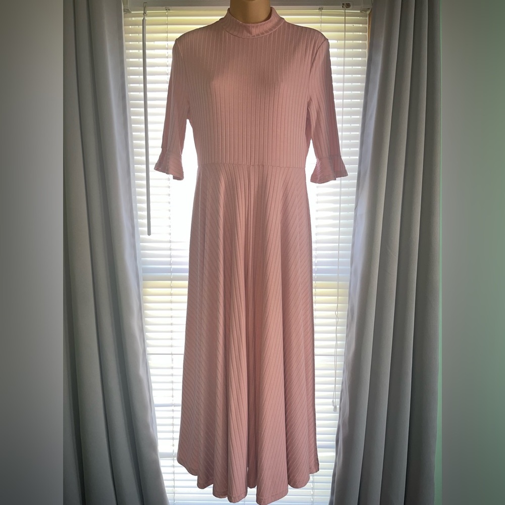 Pink, ribbed midi dress